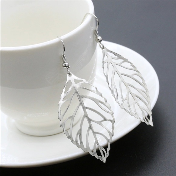 Jewelry - Silver Leaf Earrings